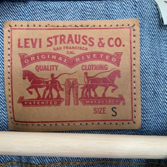 NWOT Levi’s Original Denim Trucker Jacket - Picture 4 of 5